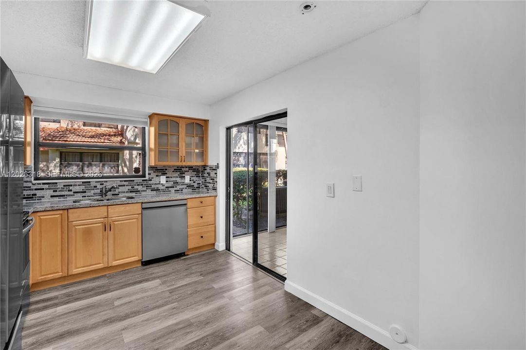 For Rent: $2,950 (2 beds, 2 baths, 1238 Square Feet)