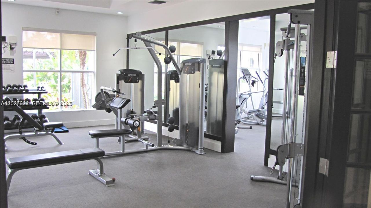 Active With Contract: $280,000 (1 beds, 1 baths, 743 Square Feet)