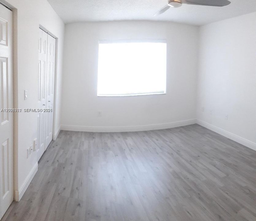 Active With Contract: $280,000 (1 beds, 1 baths, 743 Square Feet)