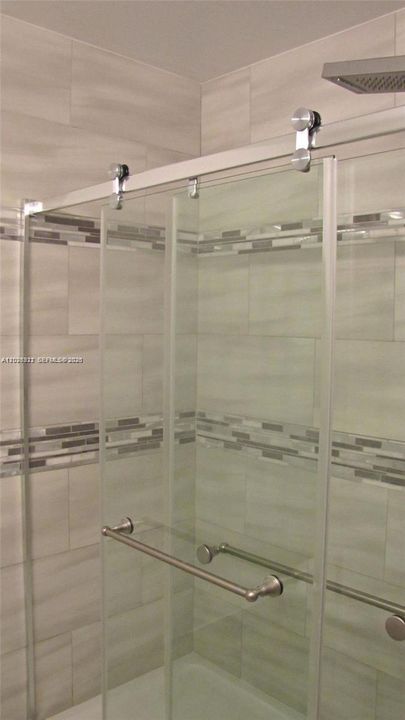 Active With Contract: $280,000 (1 beds, 1 baths, 743 Square Feet)