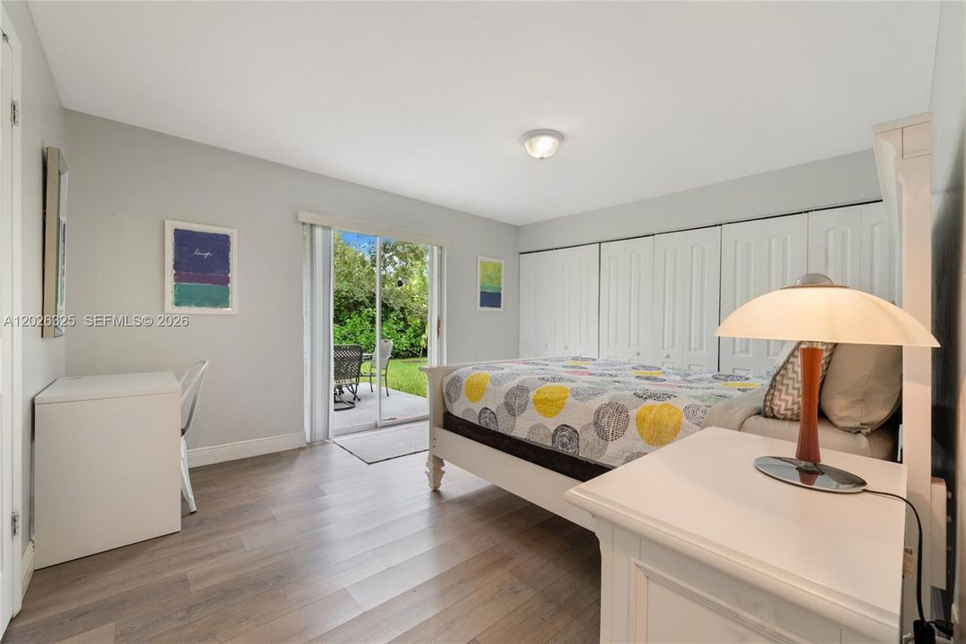 For Sale: $850,000 (3 beds, 2 baths, 1147 Square Feet)
