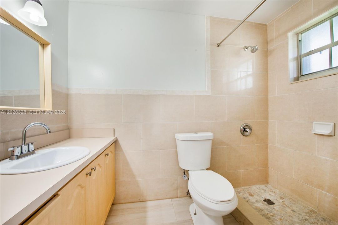 На продажу: $799,000 (3 спален, 2 ванн, 1147 Квадратных фут)
