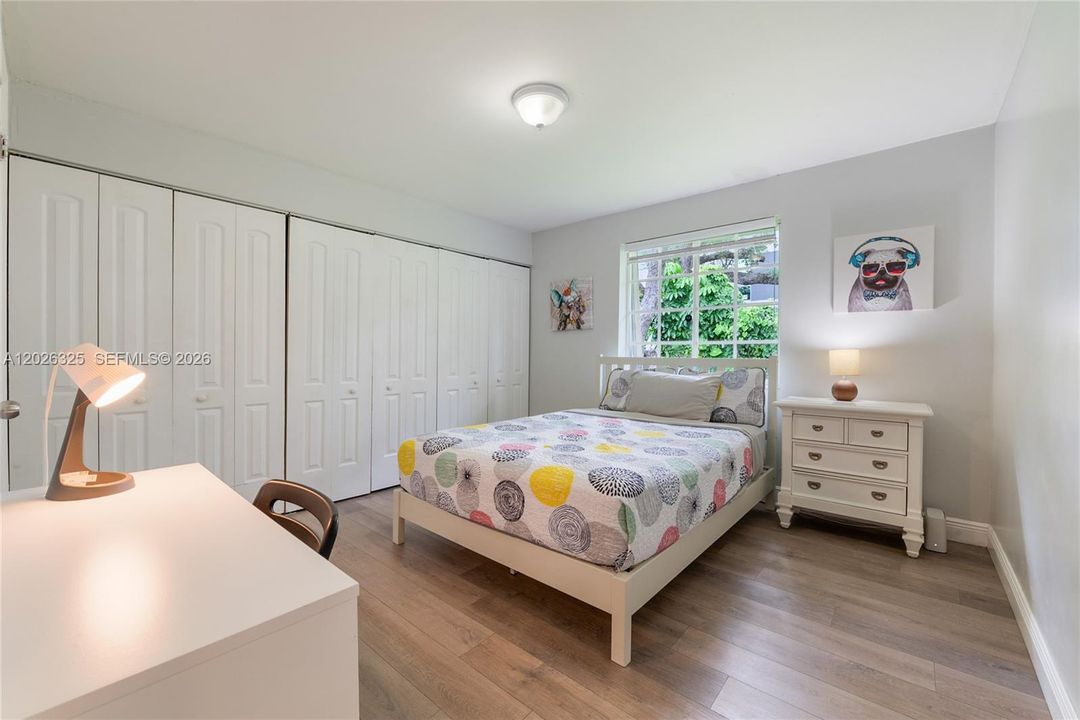 For Sale: $850,000 (3 beds, 2 baths, 1147 Square Feet)