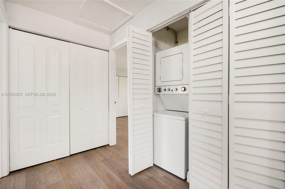 For Sale: $850,000 (3 beds, 2 baths, 1147 Square Feet)