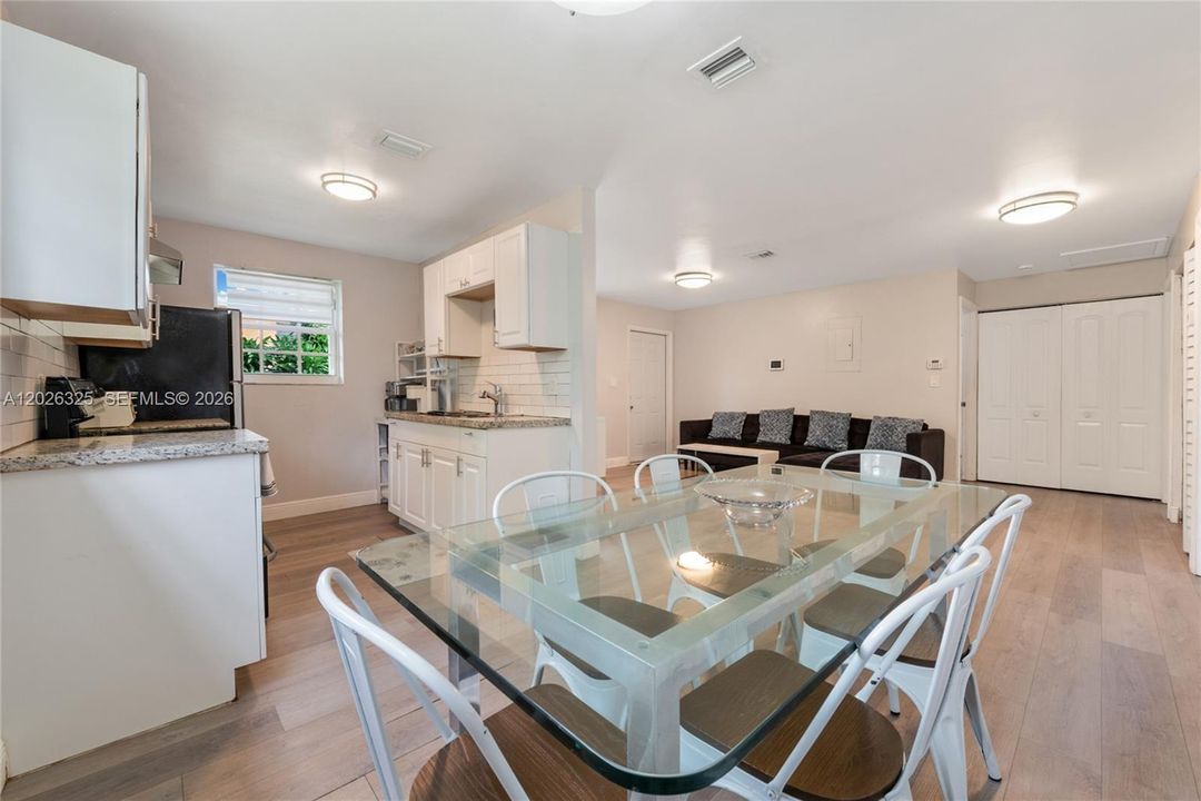 For Sale: $850,000 (3 beds, 2 baths, 1147 Square Feet)