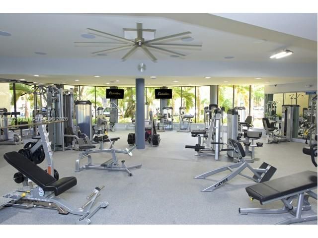 For Rent: $2,897 (3 beds, 2 baths, 1162 Square Feet)