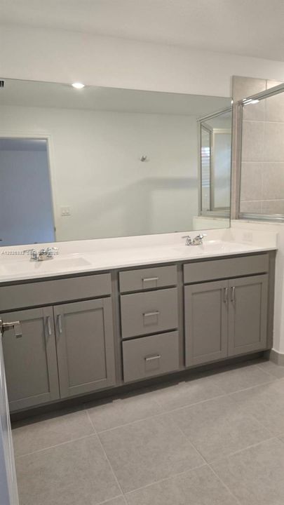 En Renta: $2,950 (3 camas, 2 baños, 1690 Pies cuadrados)