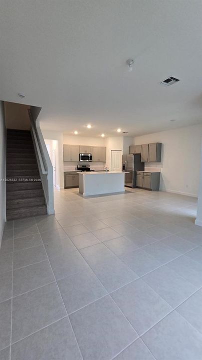 En Renta: $2,950 (3 camas, 2 baños, 1690 Pies cuadrados)