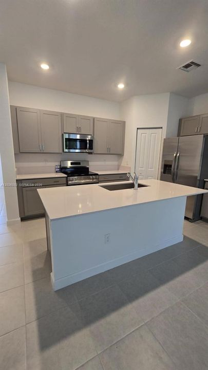 En Renta: $2,950 (3 camas, 2 baños, 1690 Pies cuadrados)