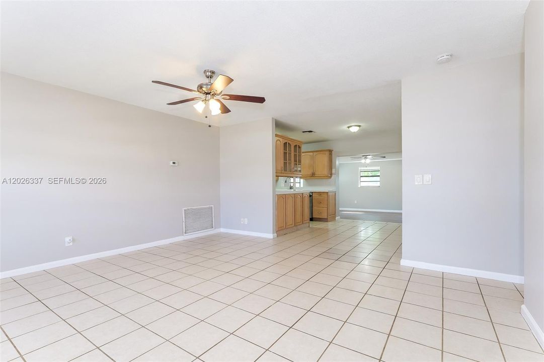 For Rent: $3,100 (4 beds, 2 baths, 1981 Square Feet)