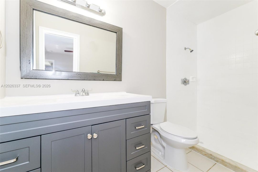 For Rent: $3,100 (4 beds, 2 baths, 1981 Square Feet)