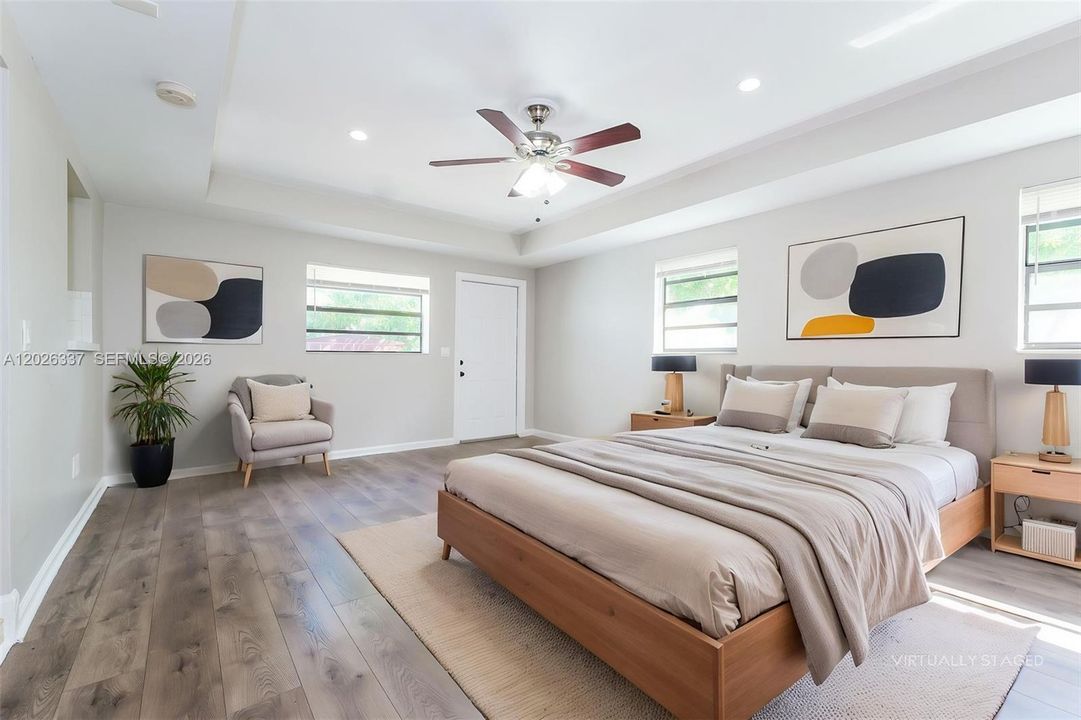 For Rent: $3,100 (4 beds, 2 baths, 1981 Square Feet)