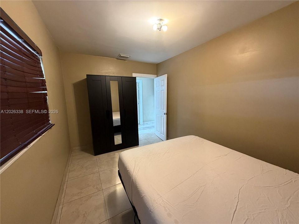 En Renta: $1,800 (2 camas, 1 baños, 1680 Pies cuadrados)