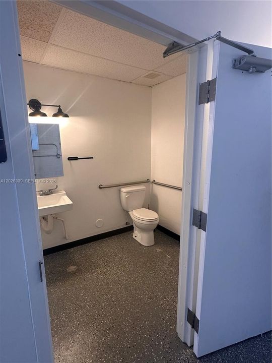 Unit 302 (C2)