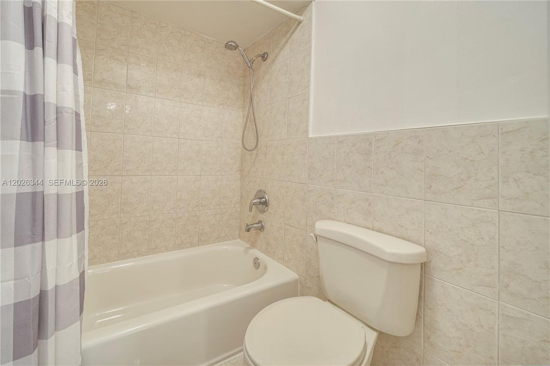 В аренду: $3,850 (4 спален, 3 ванн, 2042 Квадратных фут)