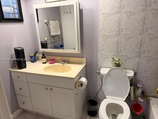 На продажу: $137,900 (1 спален, 1 ванн, 844 Квадратных фут)