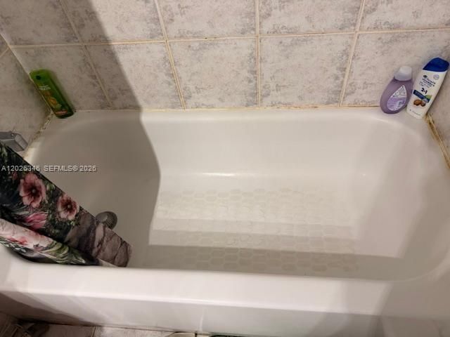 На продажу: $137,900 (1 спален, 1 ванн, 844 Квадратных фут)