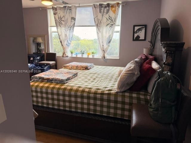 На продажу: $137,900 (1 спален, 1 ванн, 844 Квадратных фут)
