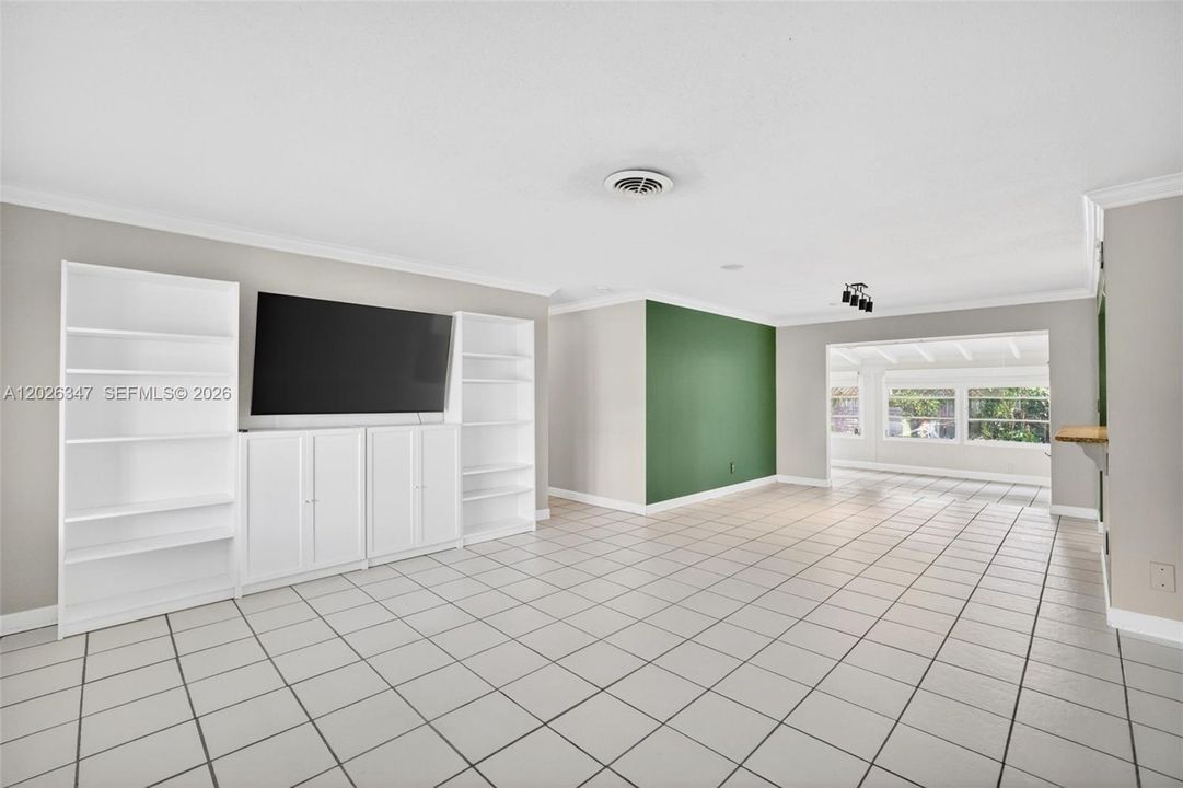 For Sale: $625,000 (2 beds, 2 baths, 1547 Square Feet)