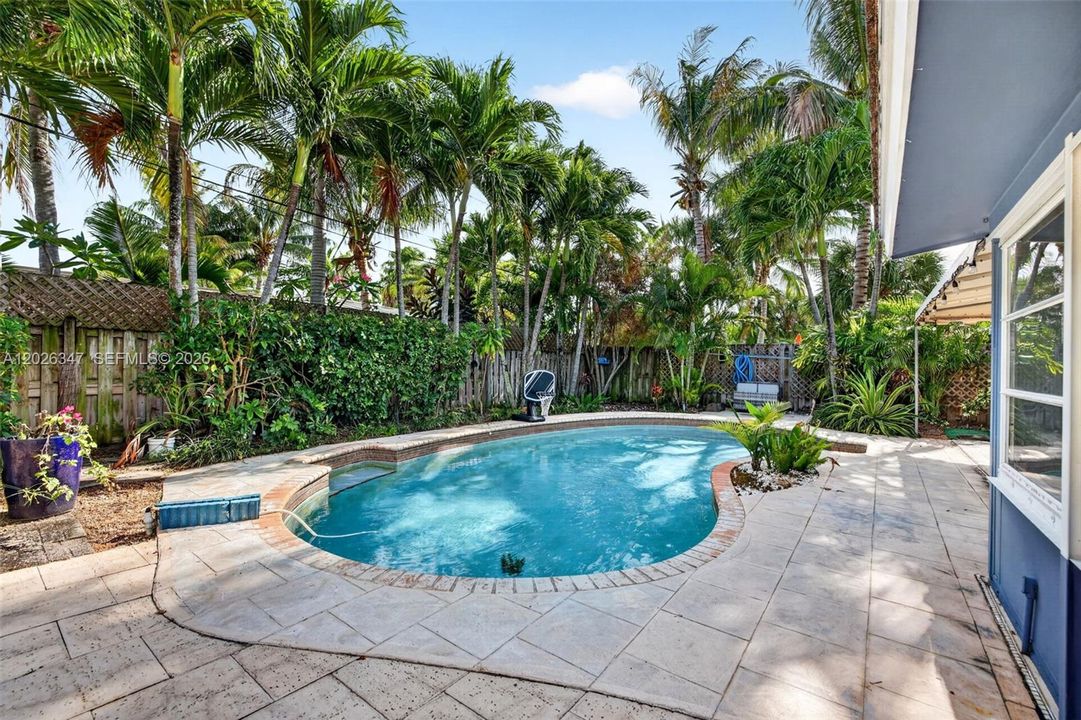 For Sale: $625,000 (2 beds, 2 baths, 1547 Square Feet)
