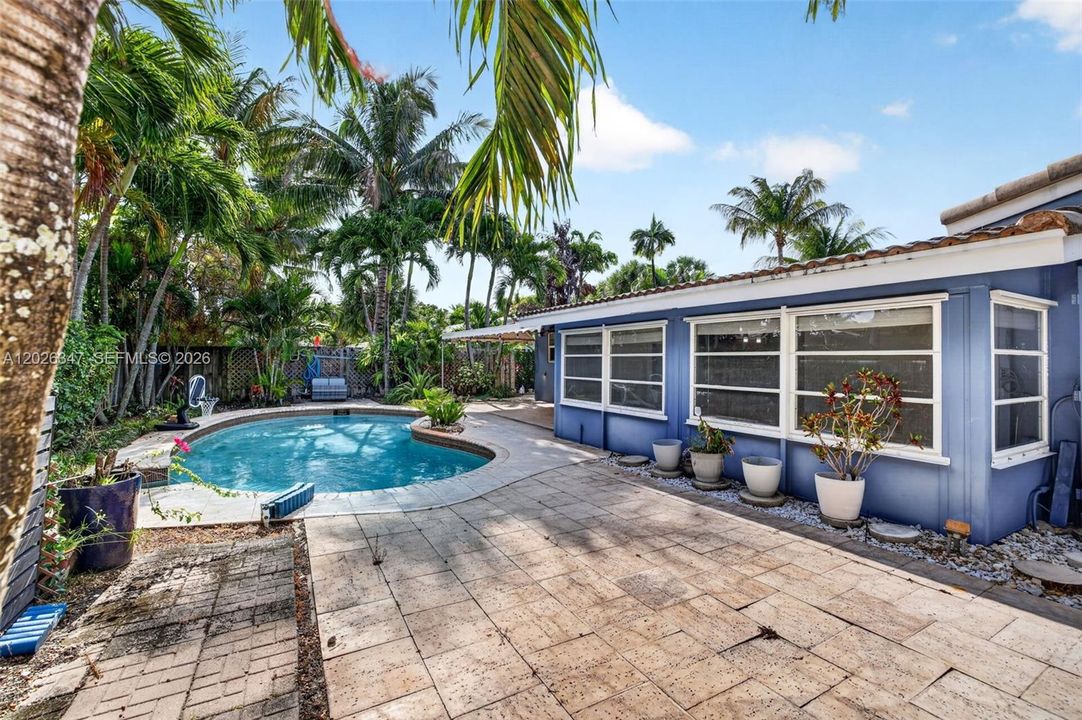 For Sale: $625,000 (2 beds, 2 baths, 1547 Square Feet)