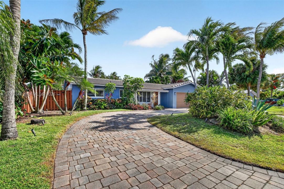 For Sale: $625,000 (2 beds, 2 baths, 1547 Square Feet)