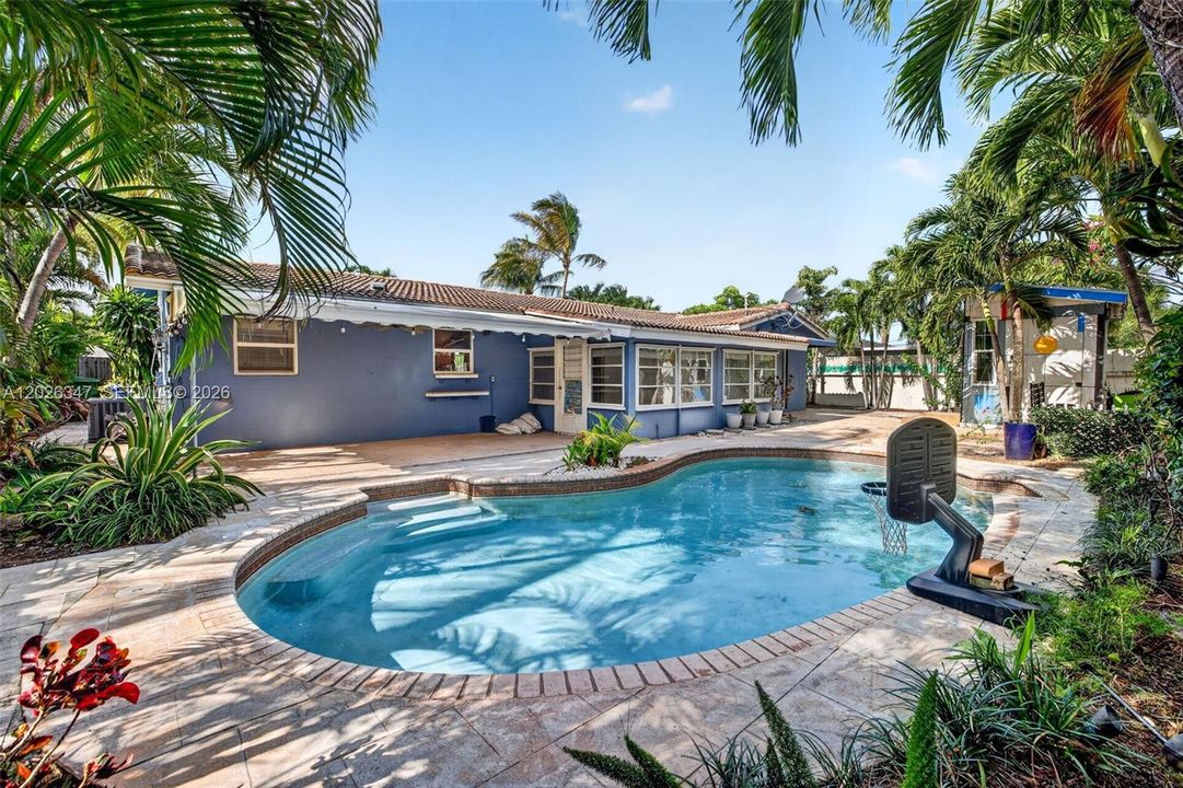 For Sale: $625,000 (2 beds, 2 baths, 1547 Square Feet)