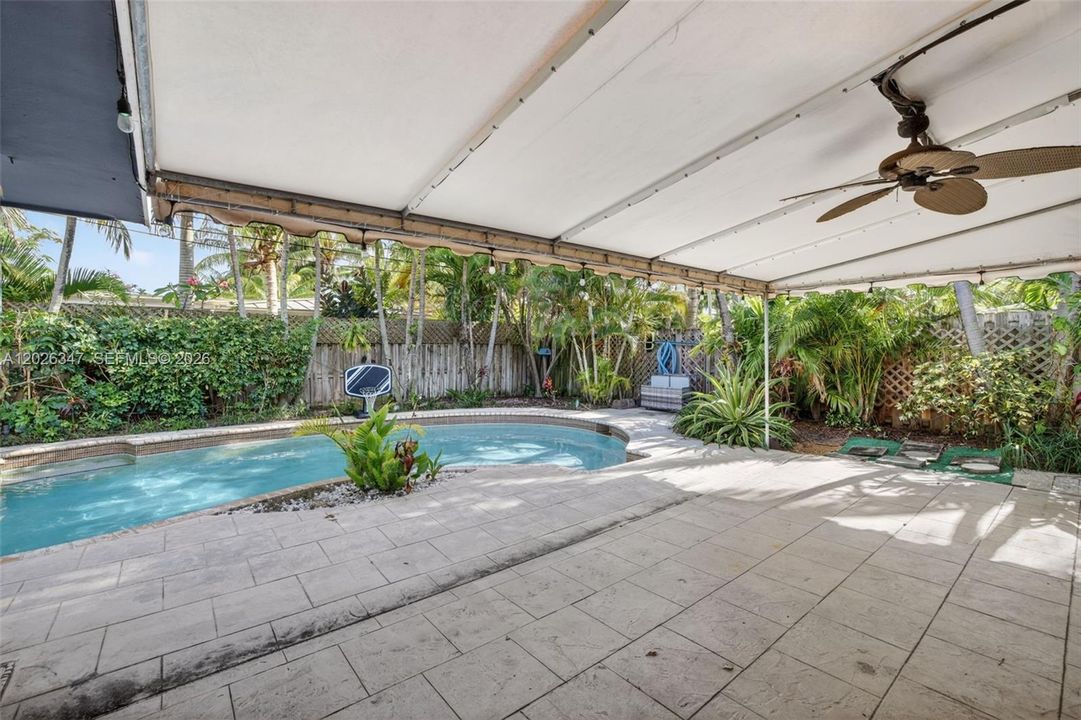 For Sale: $625,000 (2 beds, 2 baths, 1547 Square Feet)