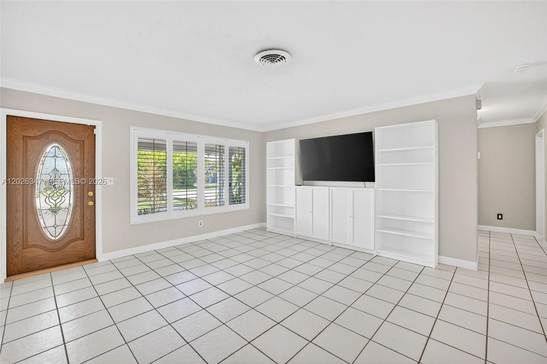 For Sale: $625,000 (2 beds, 2 baths, 1547 Square Feet)