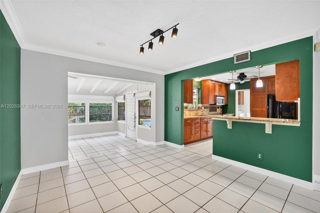 For Sale: $625,000 (2 beds, 2 baths, 1547 Square Feet)