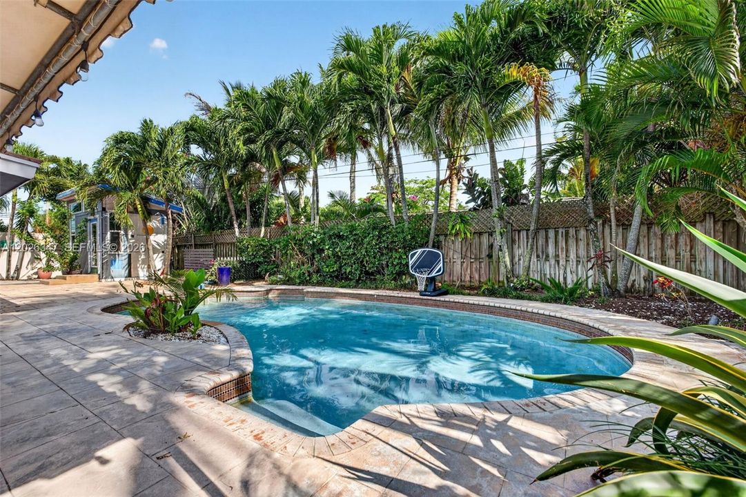For Sale: $625,000 (2 beds, 2 baths, 1547 Square Feet)