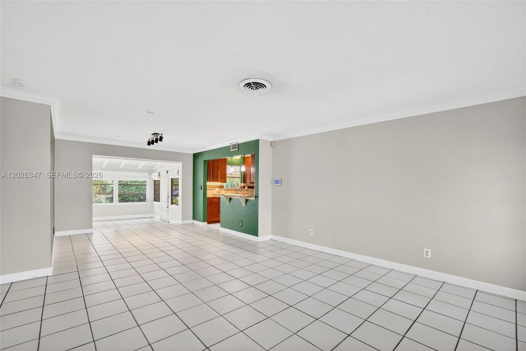 For Sale: $625,000 (2 beds, 2 baths, 1547 Square Feet)