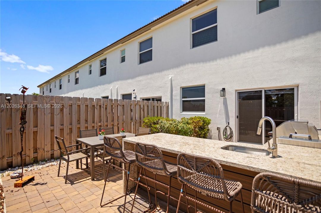 For Sale: $509,000 (3 beds, 3 baths, 1328 Square Feet)