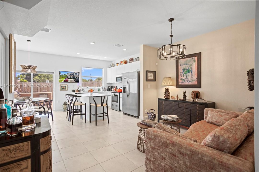 For Sale: $509,000 (3 beds, 3 baths, 1328 Square Feet)