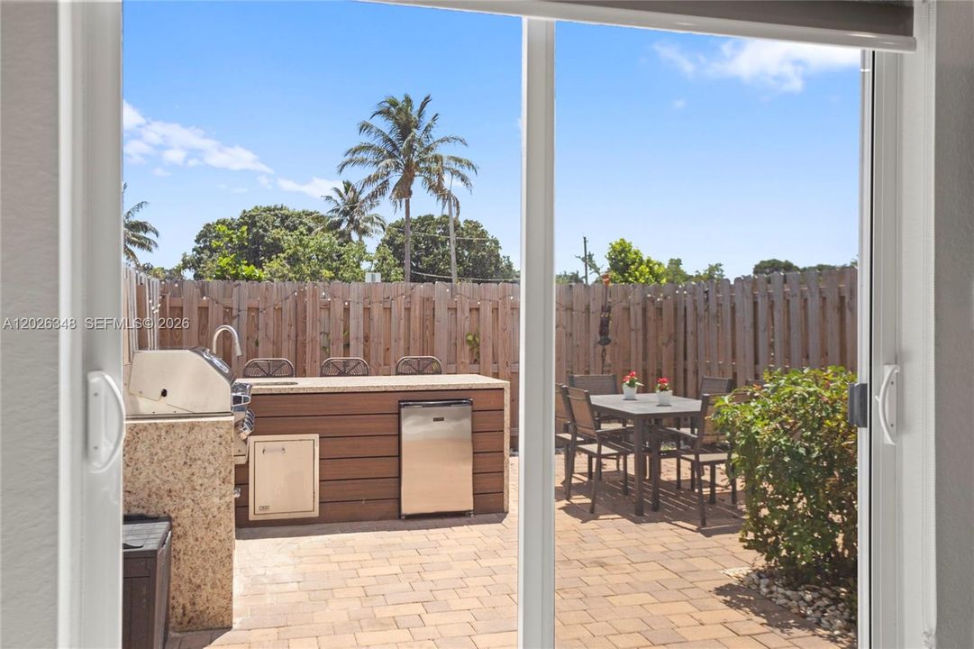 For Sale: $509,000 (3 beds, 3 baths, 1328 Square Feet)