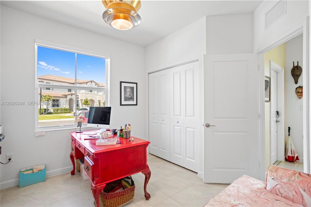 For Sale: $509,000 (3 beds, 3 baths, 1328 Square Feet)
