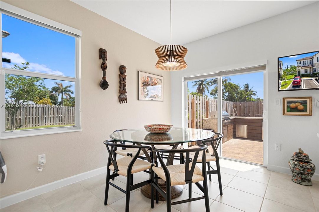For Sale: $509,000 (3 beds, 3 baths, 1328 Square Feet)