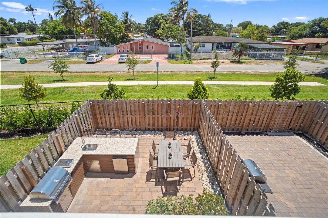 For Sale: $509,000 (3 beds, 3 baths, 1328 Square Feet)