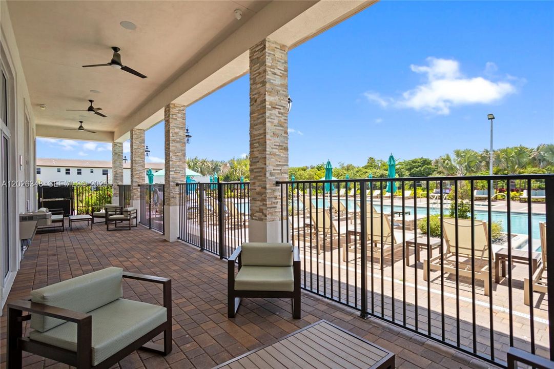 For Sale: $509,000 (3 beds, 3 baths, 1328 Square Feet)