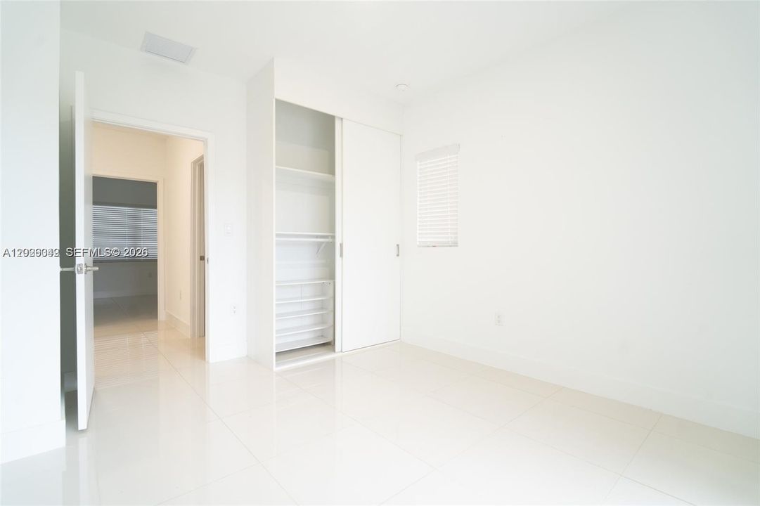 For Sale: $470,000 (5 beds, 4 baths, 1902 Square Feet)