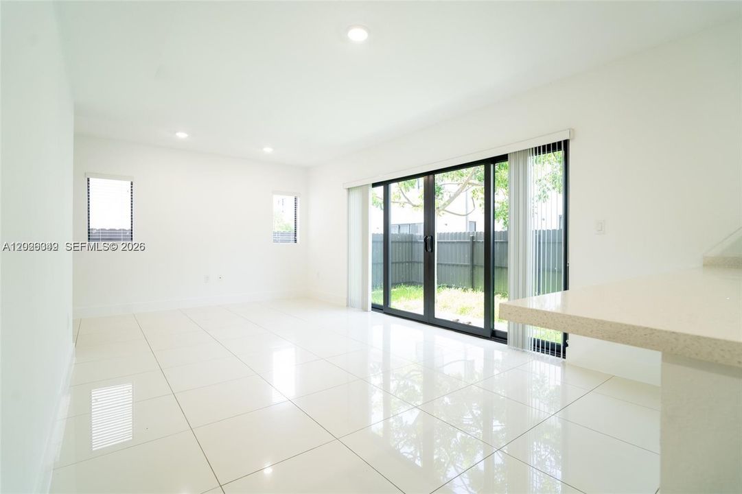 For Sale: $470,000 (5 beds, 4 baths, 1902 Square Feet)
