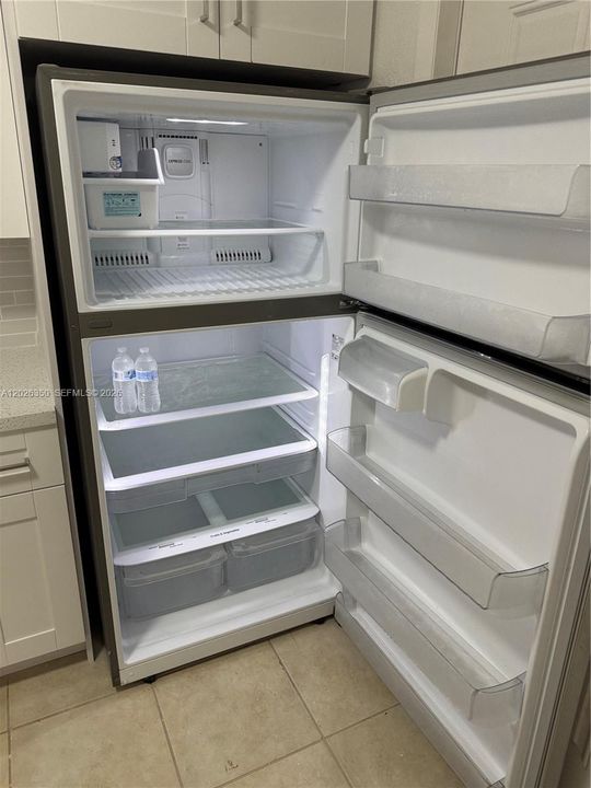 For Rent: $2,250 (2 beds, 2 baths, 920 Square Feet)