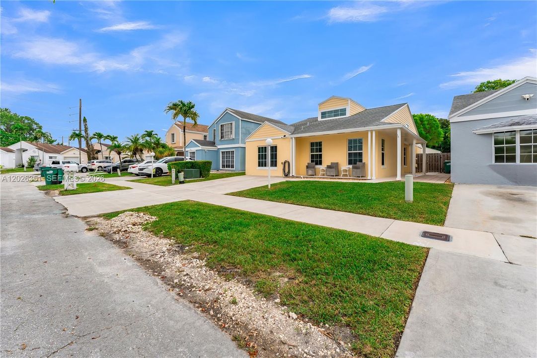 Active With Contract: $549,999 (3 beds, 2 baths, 1479 Square Feet)