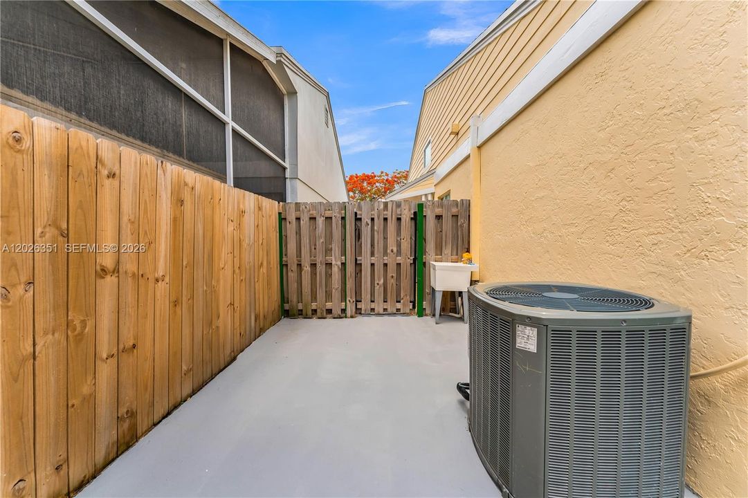 Active With Contract: $549,999 (3 beds, 2 baths, 1479 Square Feet)