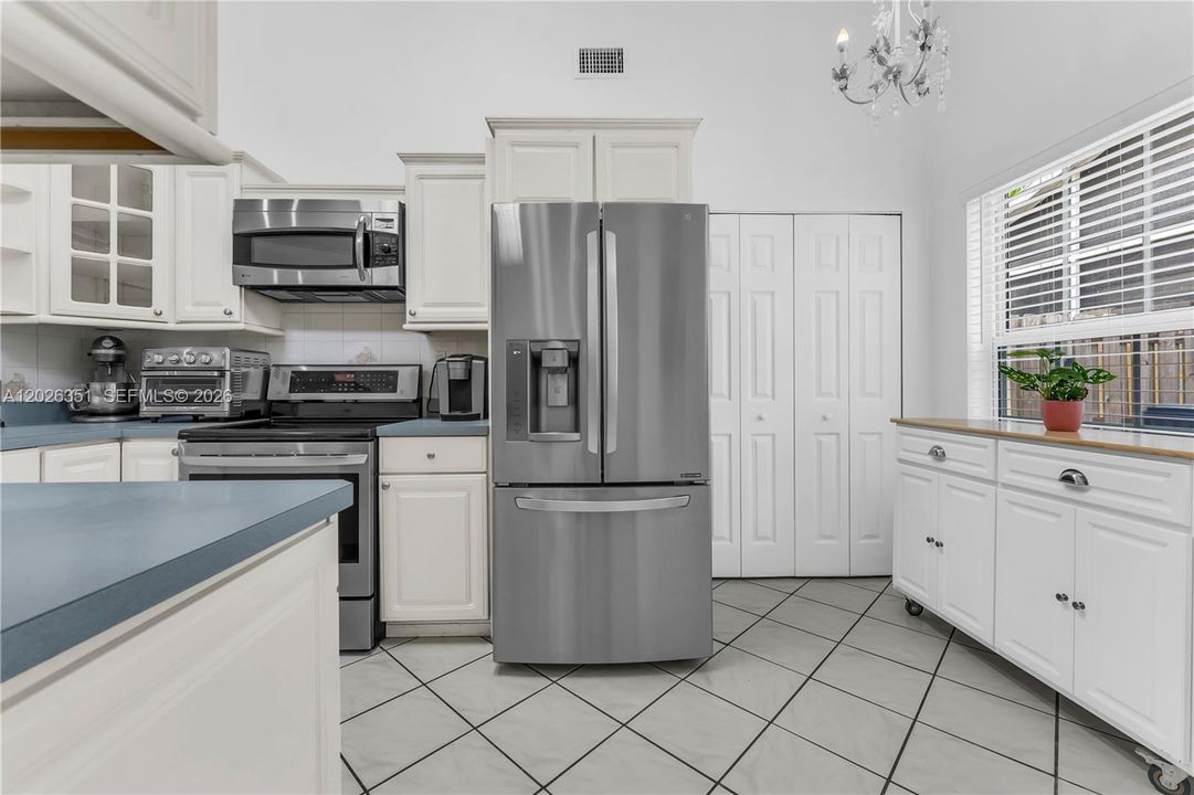 Active With Contract: $549,999 (3 beds, 2 baths, 1479 Square Feet)