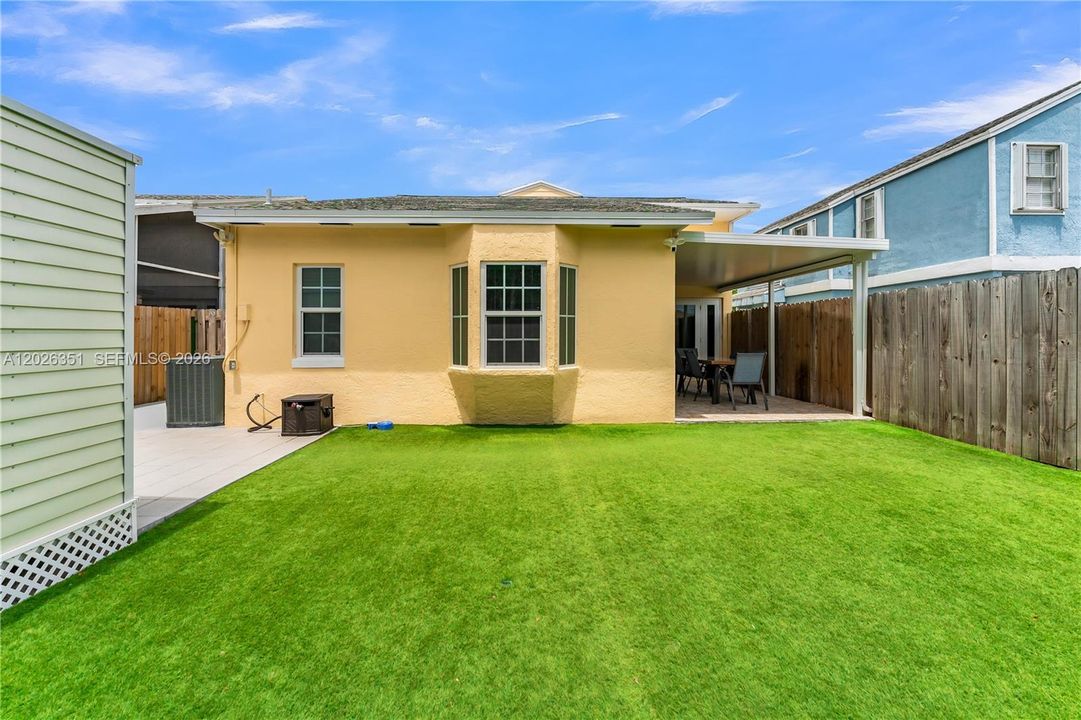 Active With Contract: $549,999 (3 beds, 2 baths, 1479 Square Feet)