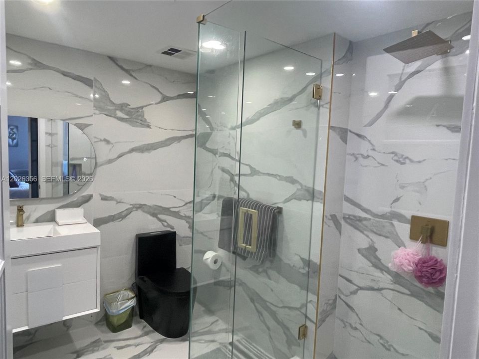 2nd Bathroom