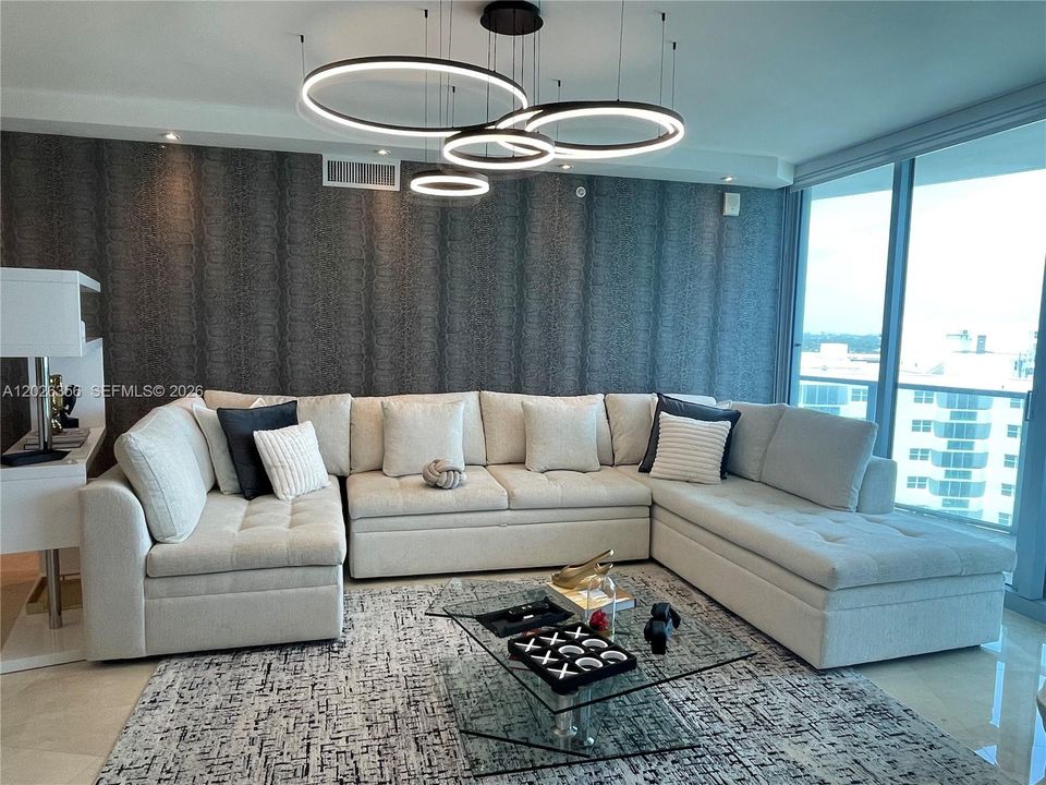 For Sale: $2,197,000 (3 beds, 3 baths, 2627 Square Feet)