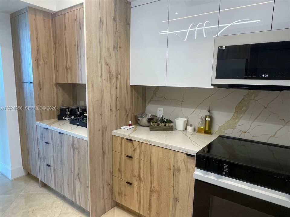For Sale: $2,197,000 (3 beds, 3 baths, 2627 Square Feet)