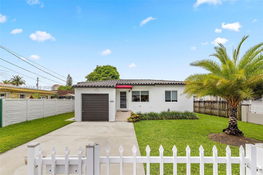 For Sale: $725,000 (3 beds, 2 baths, 1068 Square Feet)